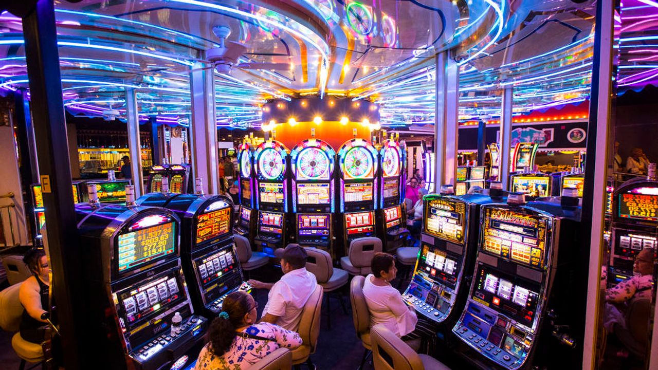 watch gambling in vegas online